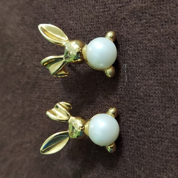Vintage Avon earrings - Picture 6 of 6